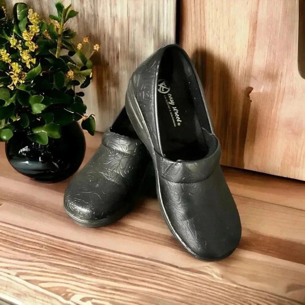 Easy Street Women's Gray Mules